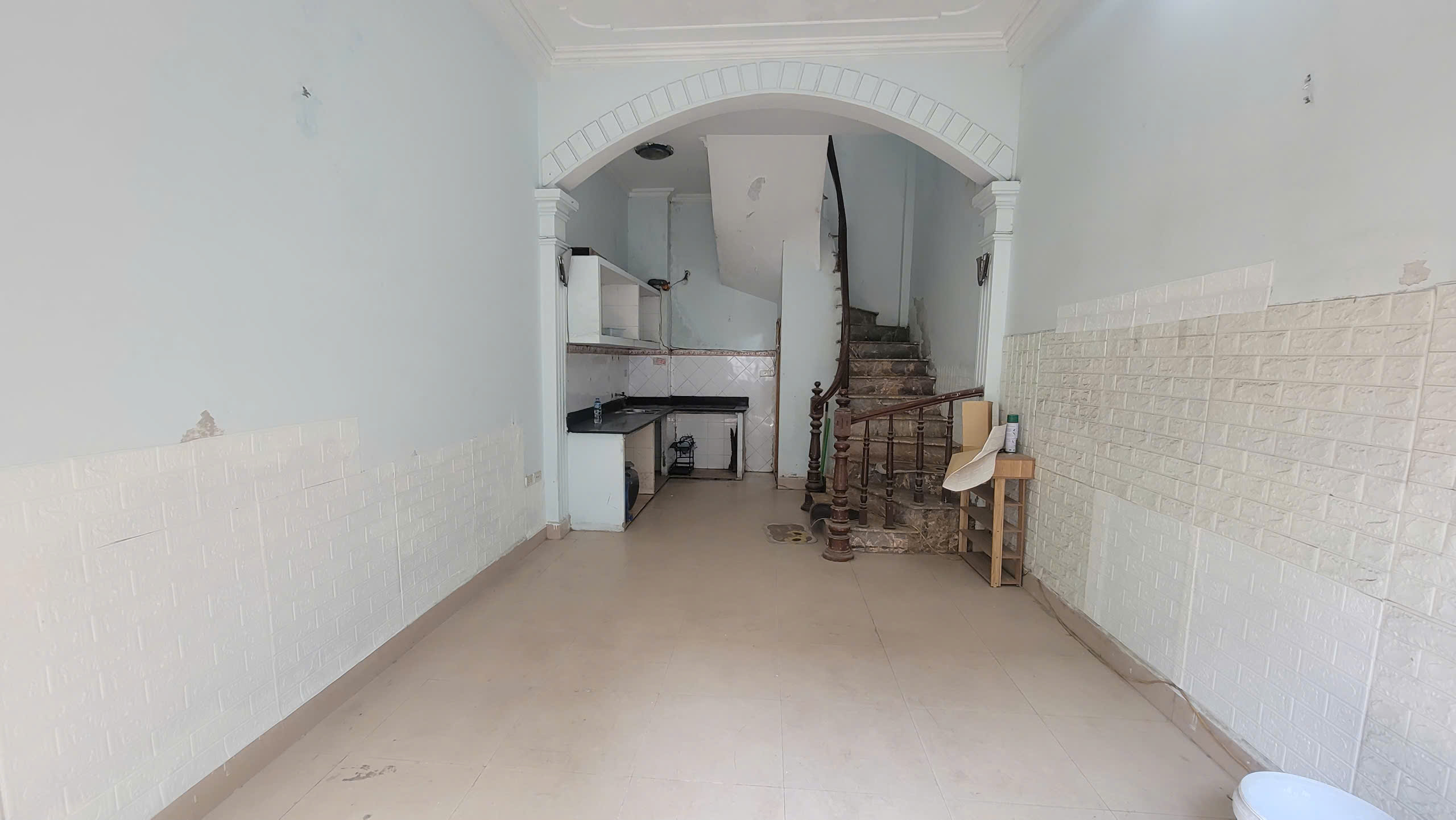 Cho thuê nhà ngõ 51 Lương Khánh Thiện, 4 tầng x 30m2, 2 ngủ, 6.7 Triệu ở gđ, nhóm - Ảnh chính